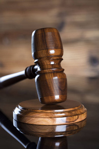 從傳統競拍到現代商業模式 拍賣業務的演進與核心概念